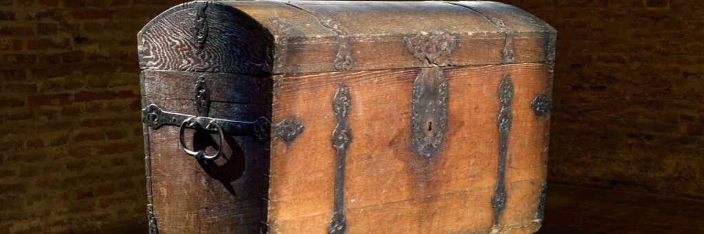 Hugo-de-Groot-en-de-boekenkist-een-legendarische-ontsnapping-1024x682